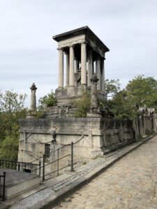 Angle of mausoleum